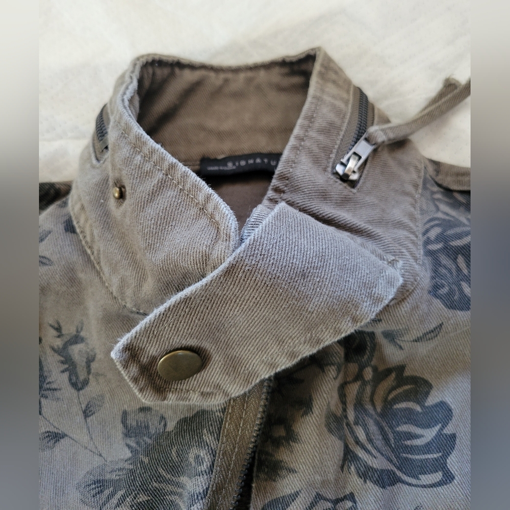 Signature8 | Olive Edgy Military Style Floral Embroidered Utility Jacket - Picture 7 of 12